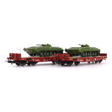 Set dvou plošinových vozů Rmms 3960 naložených tanky typu BMP-1, DR, IV. epocha, H0, Tillig 70055
