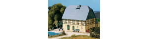 Hospodářský dům s chlévem a přístřeškem, H0, Auhagen 11359